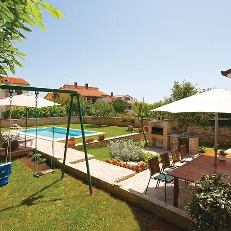 Awesome In With House Sea View
